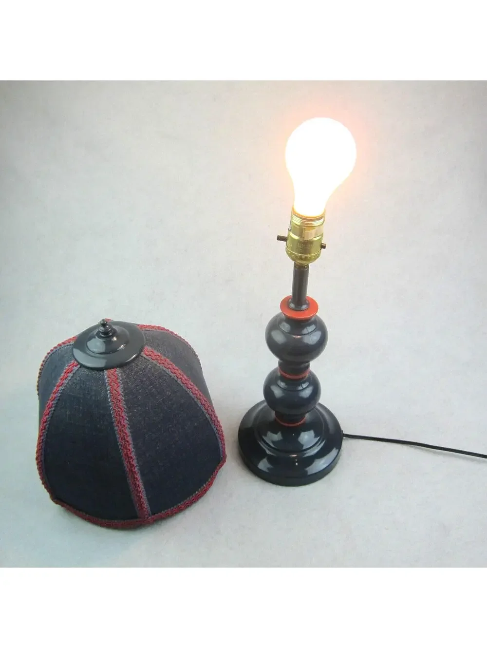 Vintage Country Table Lamp Blue & Red Denim Dome Clip On Shade Pillar WORKS